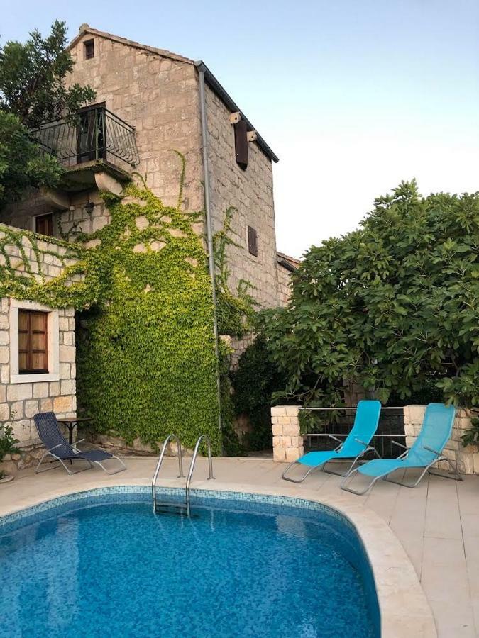 Holiday Home Villa Kastel Zrnovo Exteriér fotografie