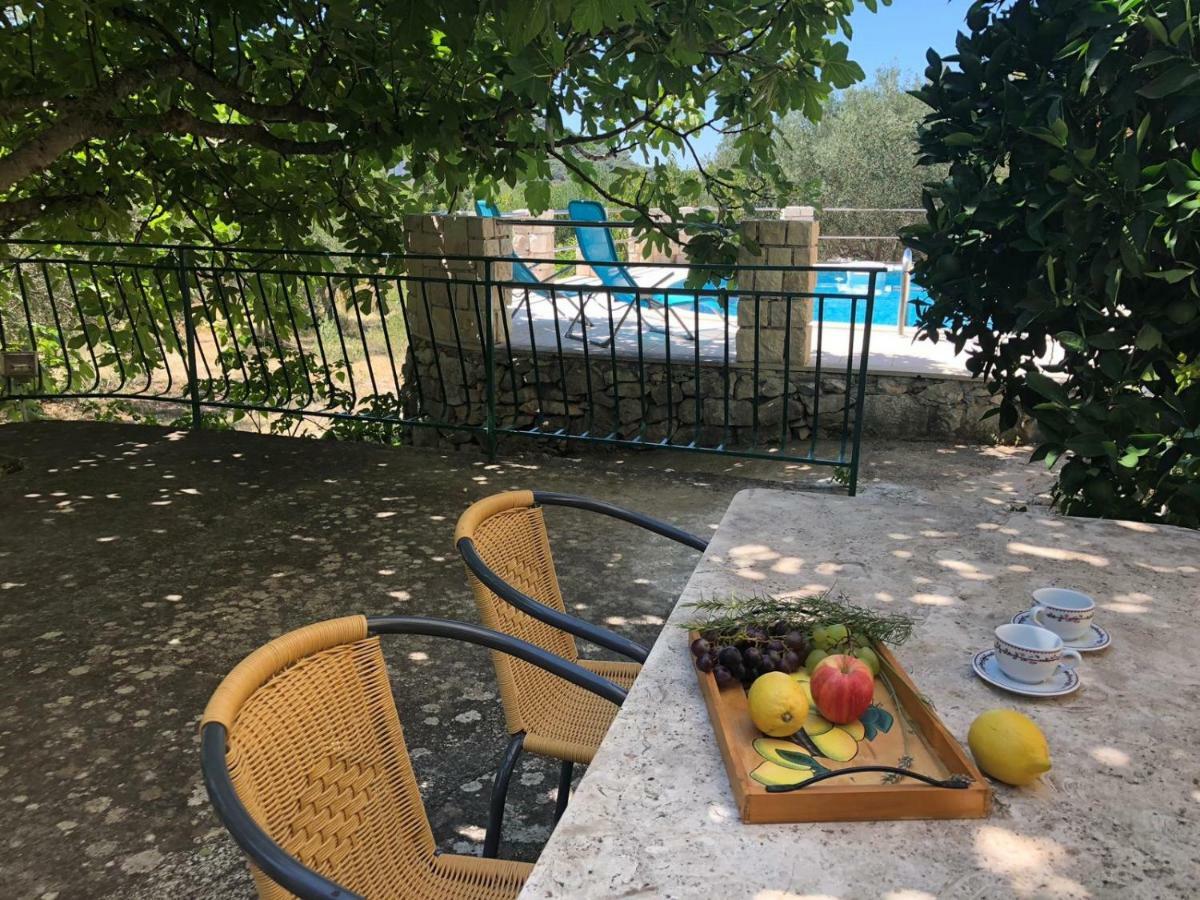 Holiday Home Villa Kastel Zrnovo Exteriér fotografie