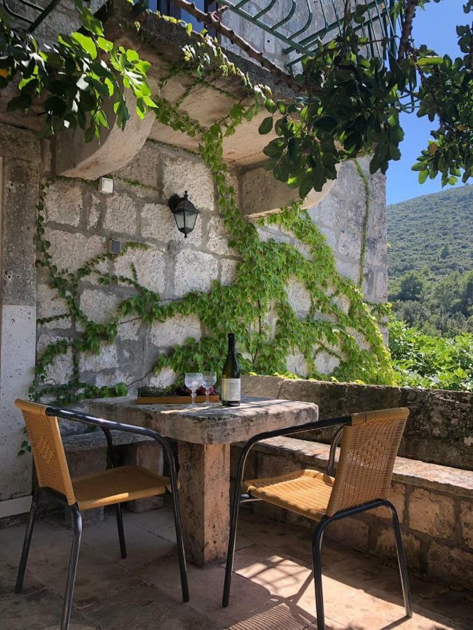 Holiday Home Villa Kastel Zrnovo Exteriér fotografie